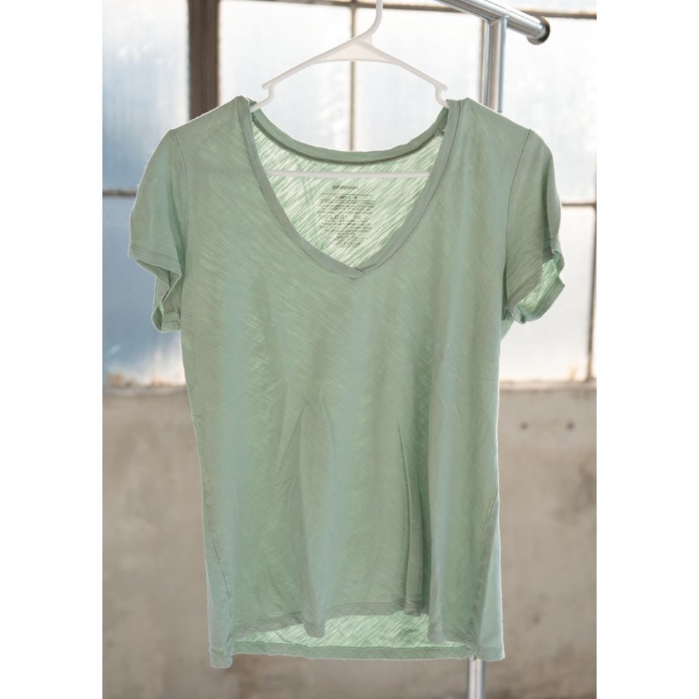 Patagonia v-neck tee, M